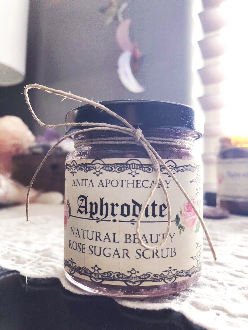 My review of the new witchy subscription box by Anita Apothecary #anitaapothecary #witchybox #witchyblog #witchythings #subscriptionbox #aphrodite