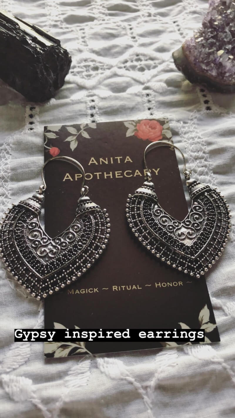 Everything we received in the Gypsy Magick box from Anita Apothecary #witchybox #subscription box #witchythings #witchcraft #wiccan #witchywoman 