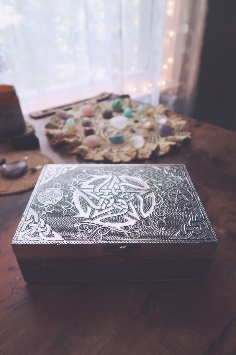 Inside the Priestess Box from Anita Apothecary #subscriptionbox #witchybox #witchythings #witchcraft #witchywoman #anitaapothecary #dwellinmagic