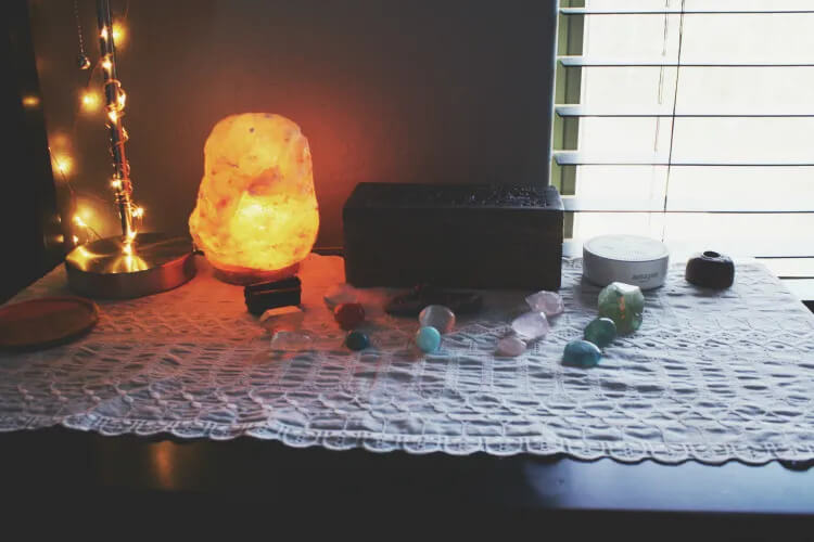 Sacred space altar to hold spiritual items